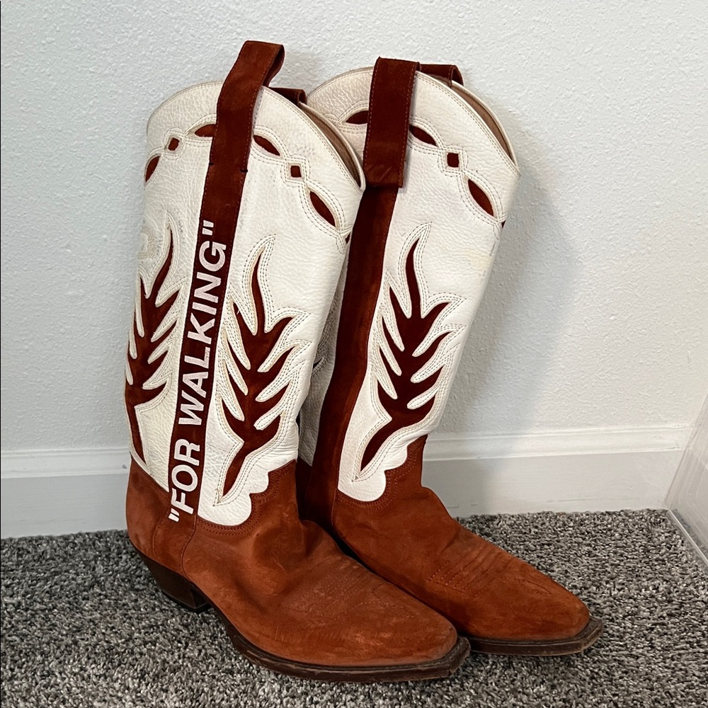 Off-white for walking boots
